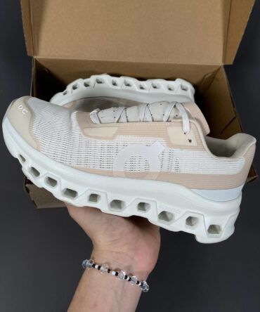 On Cloud Monster Voe
