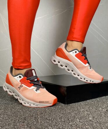On Cloud Blanco Rojo