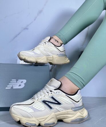 New Balance 9060 Beige Negro