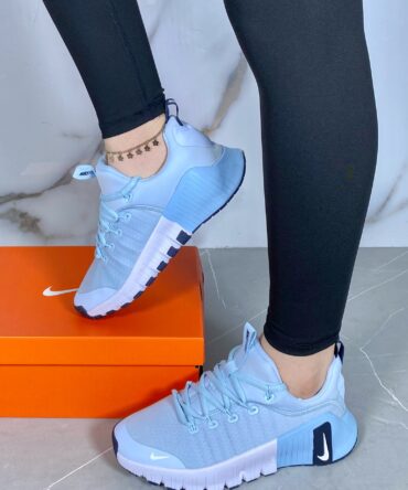 Metcon 6 Azul Cielo