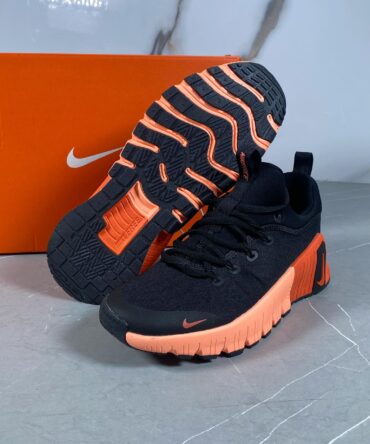Metcon 6 Negro Naranja