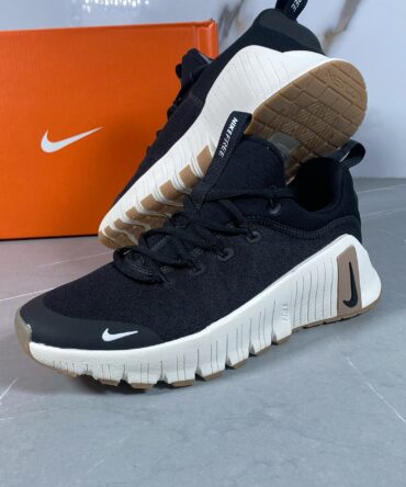 Metcon 6 Negro Beige