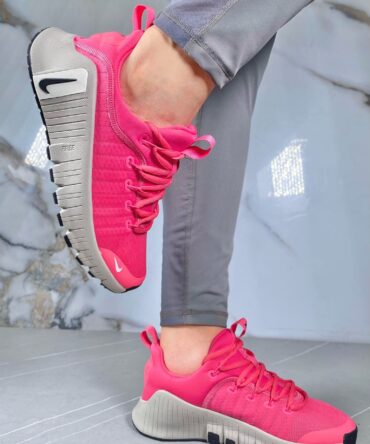 Metcon 6 Rosa Gris